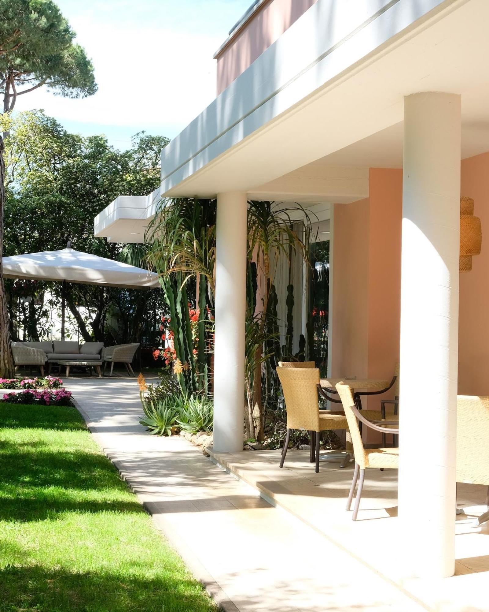 Hotel Piccolo Mondo ลิโด ดิ กามาโยเร ภายนอก รูปภาพ